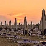 Apartamento Elegant Seaview Flat With Private Terrace Bibione