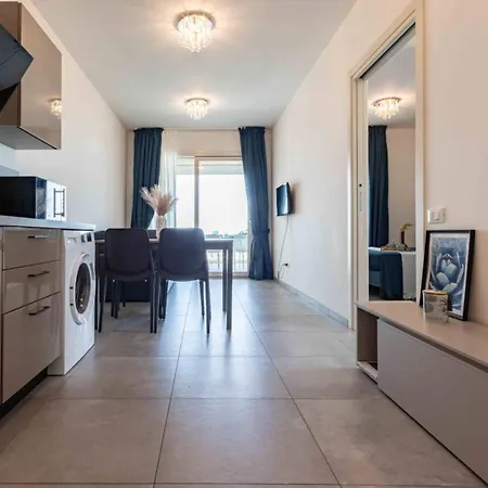 Apartment Elegant Seaview Flat With Private Terrace