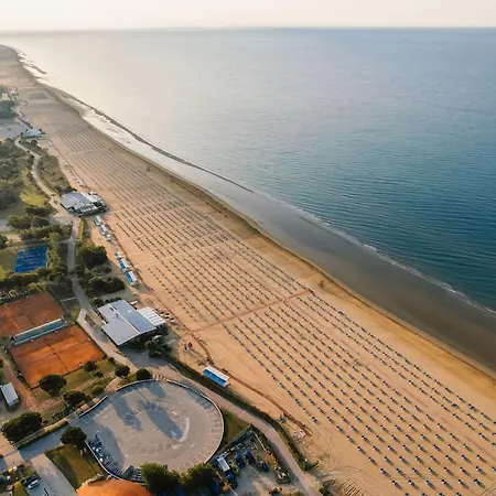 Apartment Elegant Seaview Flat With Private Terrace Bibione